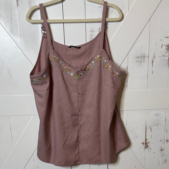 BloomChic Tops - BloomChic Floral Embroidered Mauve Button Front Cami